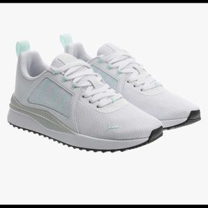 NWT PUMA Ladies Pacer Net Cage Shoes White Size 9